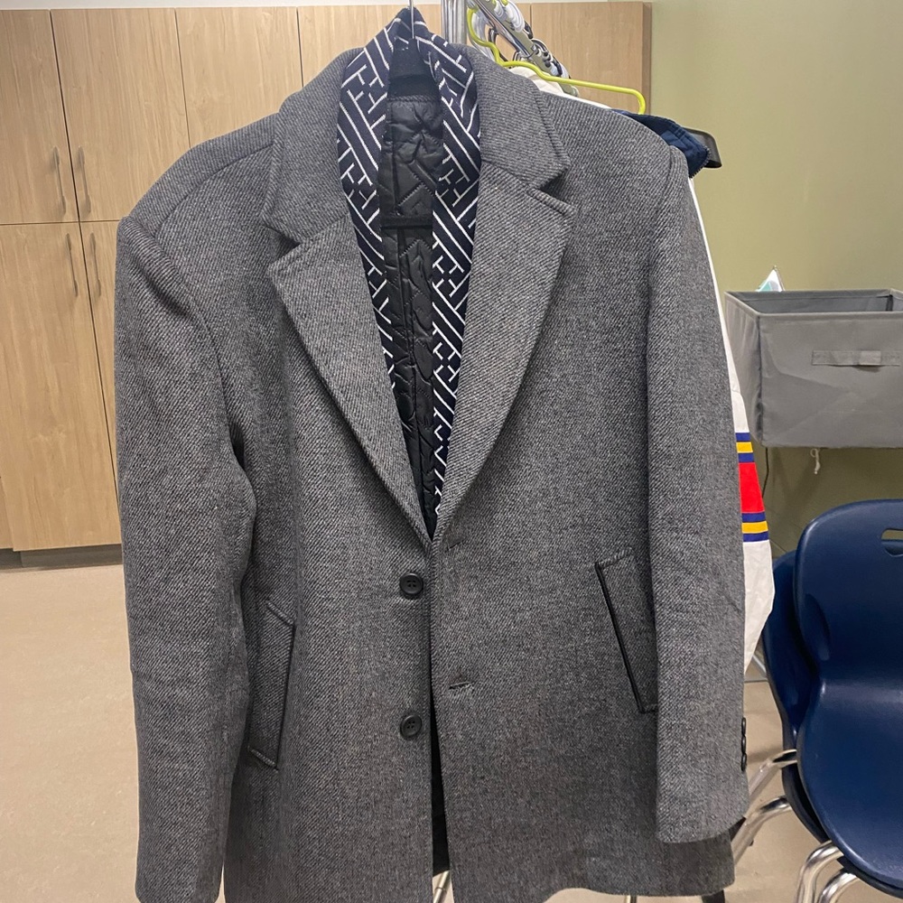 Men’s grey pea coat with detachable collar.